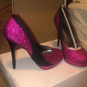 PINK & BLACK GLITTERY CLOSED TOE PUMPS
